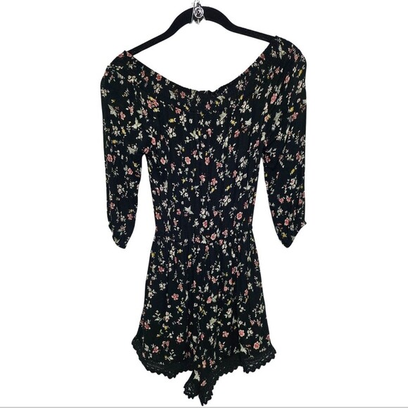 Abercrombie & Fitch Ditsy Floral Off Shoulder Floral Crochet Hem Romper Size XS - Picture 2 of 13